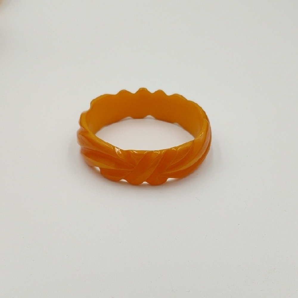 Vintage Carved Bakelite Bangle Bracelet